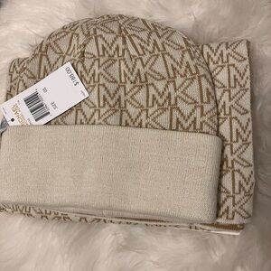 NWT Michael Kors Cream and Brown Knit Set hat and scarf